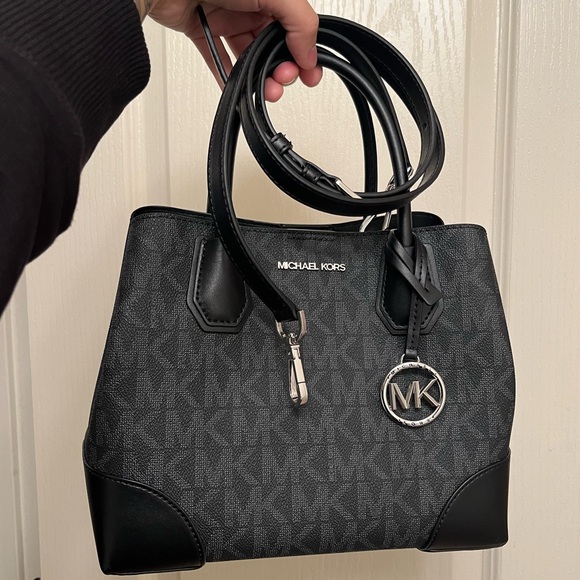 BRAND NEW Michael Kors MERCER GALLERY Satchel - Picture 2 of 11